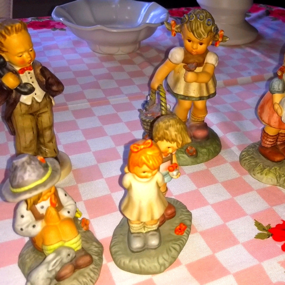 LOT of 7 Goebel and Hummel figurines